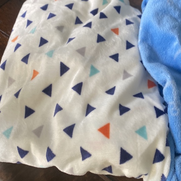 Changing table covers - Picture 2 of 7